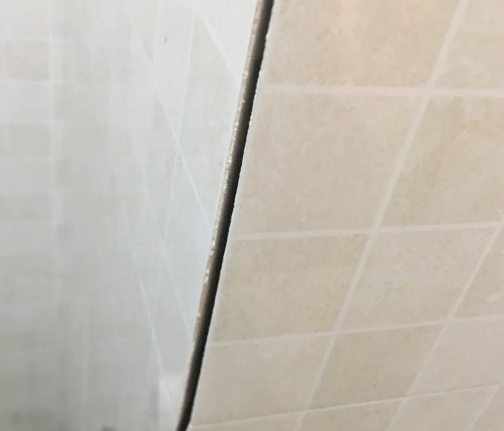 永州瓷砖空鼓维修公司分享阳台瓷砖脱落的修复过程可以分为以下几个步骤
